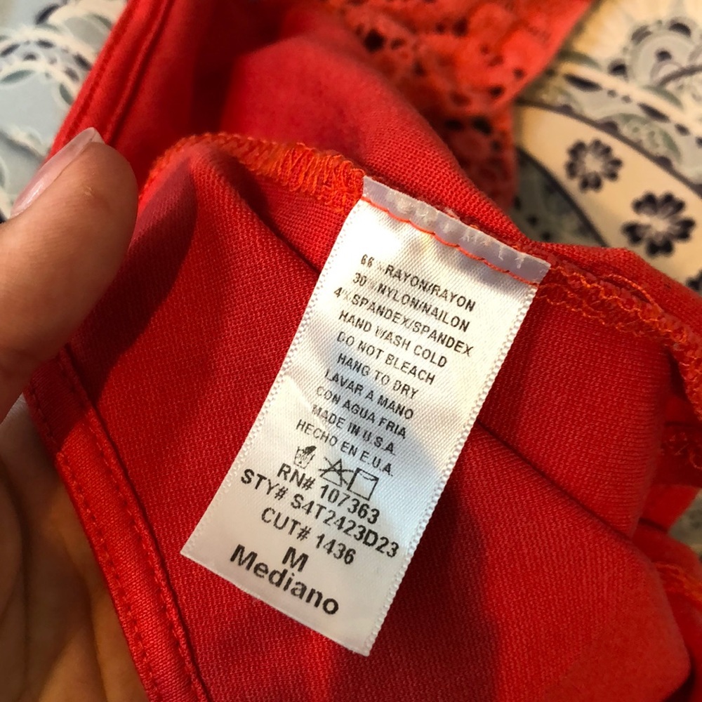 Red crop top - Picture 3 of 4
